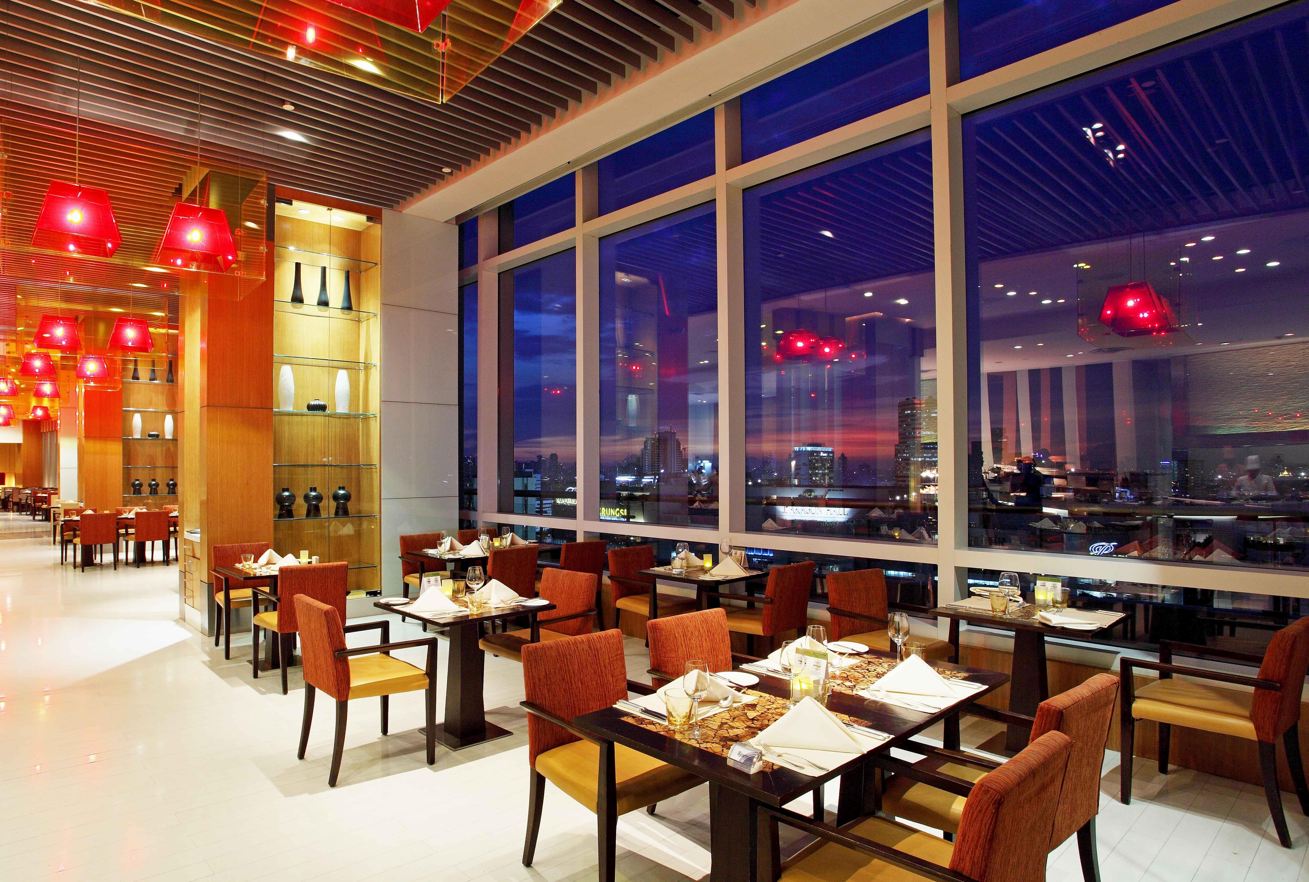 Centara Grand At Centralworld Банкок Екстериор снимка The restaurant