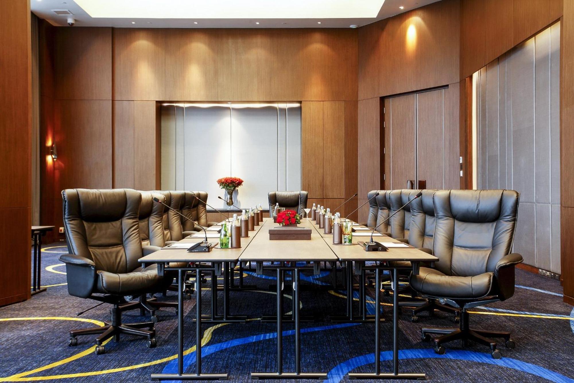 Centara Grand At Centralworld Hotel Банкок Екстериор снимка Meeting room