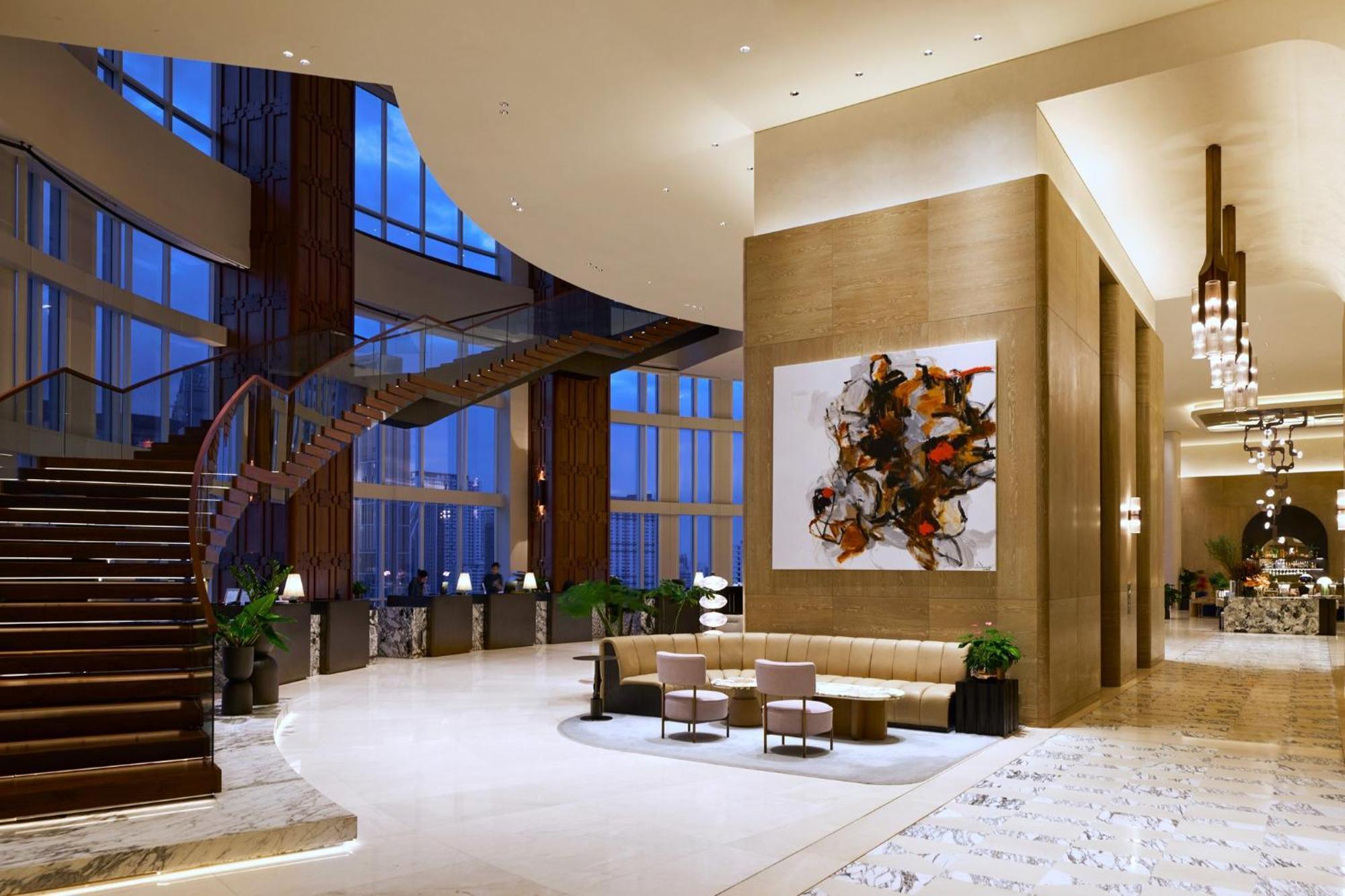 Centara Grand At Centralworld Банкок Екстериор снимка The lobby of the hotel