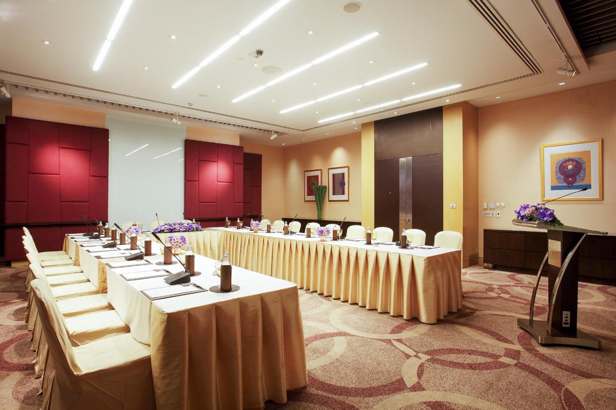 Centara Grand At Centralworld Банкок Екстериор снимка Meeting room