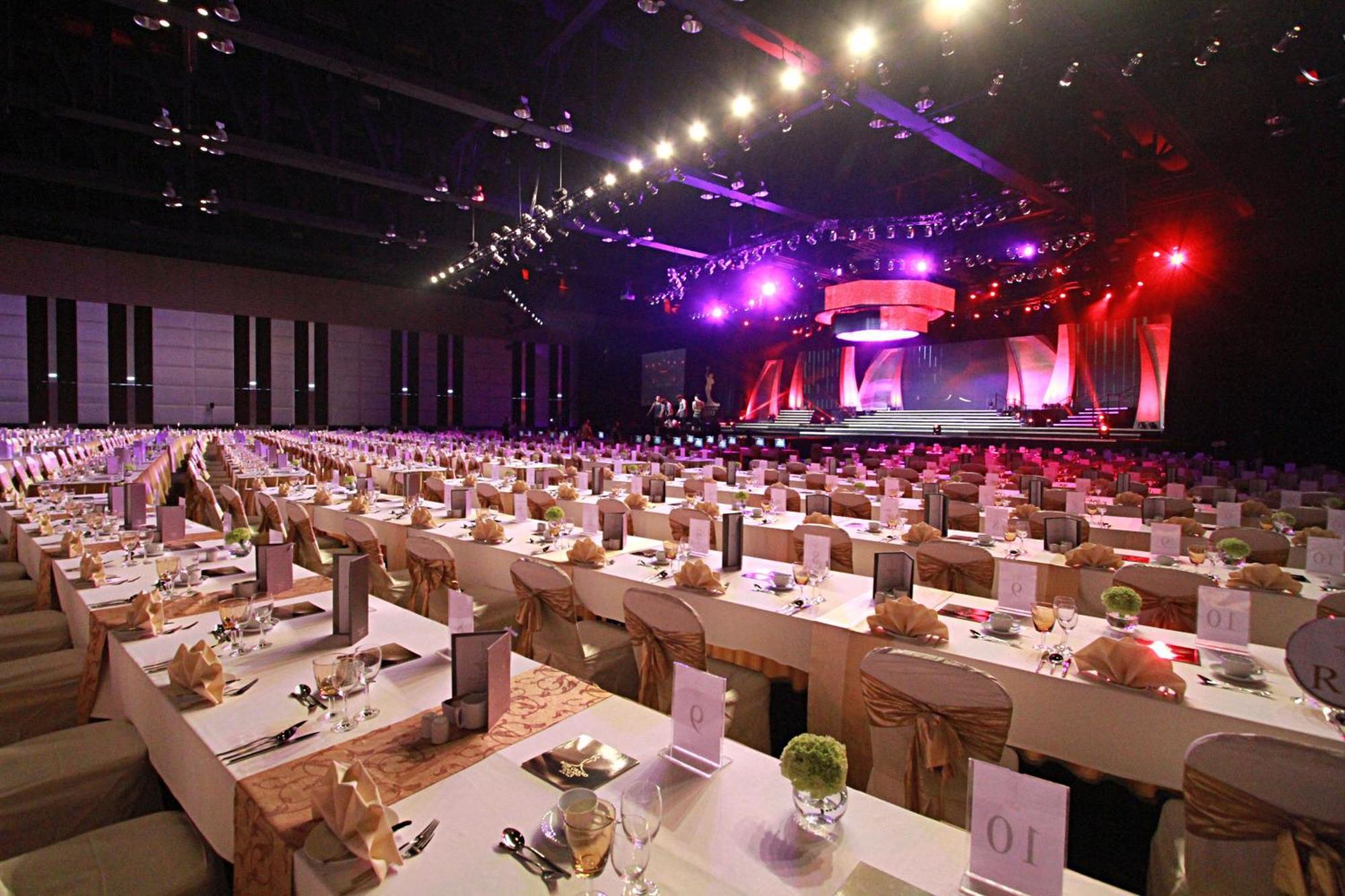 Centara Grand At Centralworld Банкок Екстериор снимка The 2011 Asia Awards
